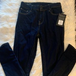 True Religion High Rise “Jennie” Jeans NWT!!